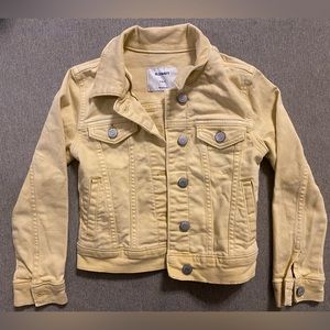 YELLOW OLD NAVY JEAN JACKET. KIDS SIZE S (6-7)